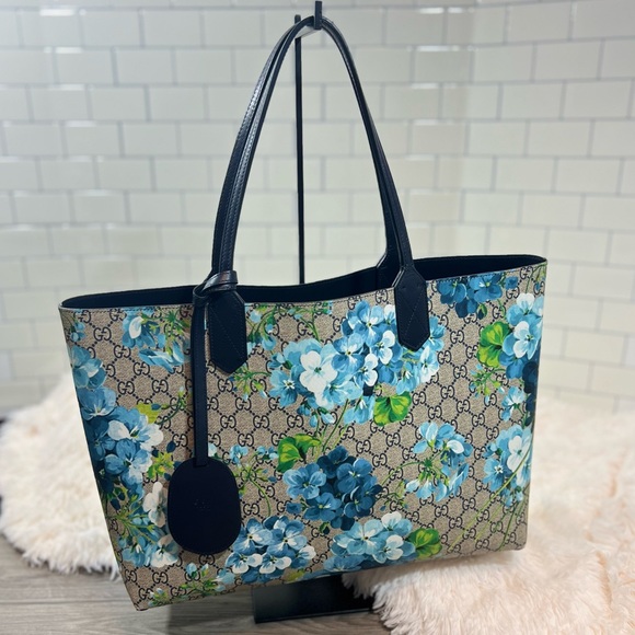 Gucci Handbags - Gucci GG Supreme Monogram Blooms Medium Reversible Tote Beige Blue Navy